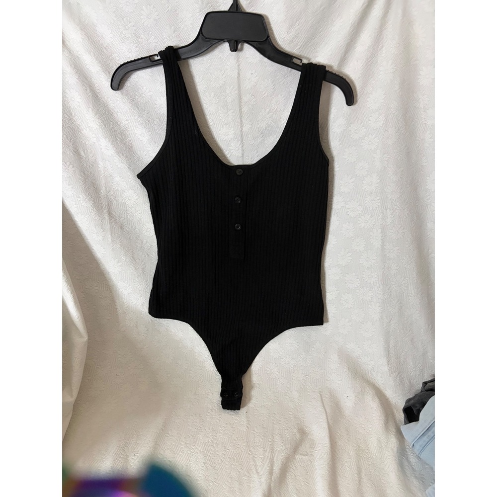 Express Streetwear Clean Girl Black Ribbed Button Front Scoop Neck Tank Top M